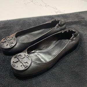 Like new Tory Burch Ballet flat.  Classic style and in excellent condition.